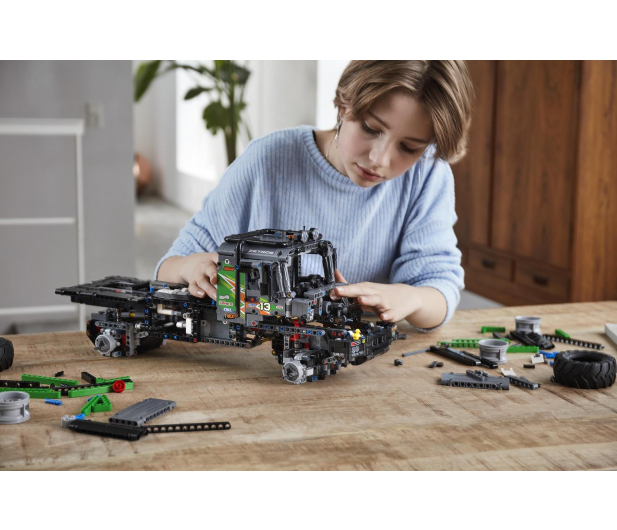 LEGO Technic 42129 Ciężarówka Mercedes-Benz Zetros - 1022668 - zdjęcie 3